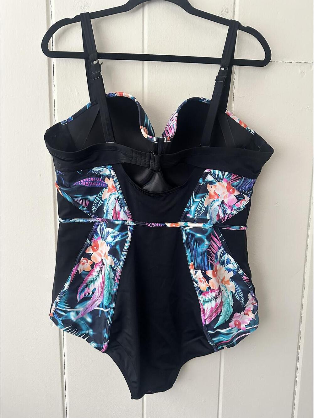 Torrid Slim Fix One-piece Swimsuit Underwire Black Tropical Contrast Size 2 DD/F - Picture 5 of 7